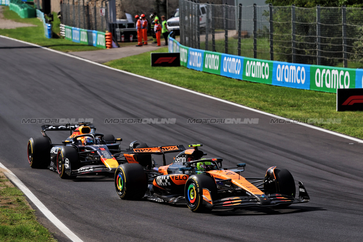 GP ITALIA, Lando Norris (GBR) McLaren MCL39.

07.09.2025. Formula 1 World Championship, Rd 16, Italian Grand Prix, Monza, Italy, Gara Day.

 - www.xpbimages.com, EMail: requests@xpbimages.com © Copyright: Rew / XPB Images
