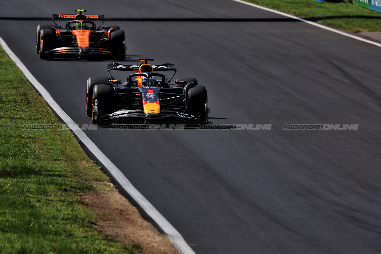 GP ITALIA, Max Verstappen (NLD) Red Bull Racing RB21.

07.09.2025. Formula 1 World Championship, Rd 16, Italian Grand Prix, Monza, Italy, Gara Day.

 - www.xpbimages.com, EMail: requests@xpbimages.com © Copyright: Rew / XPB Images