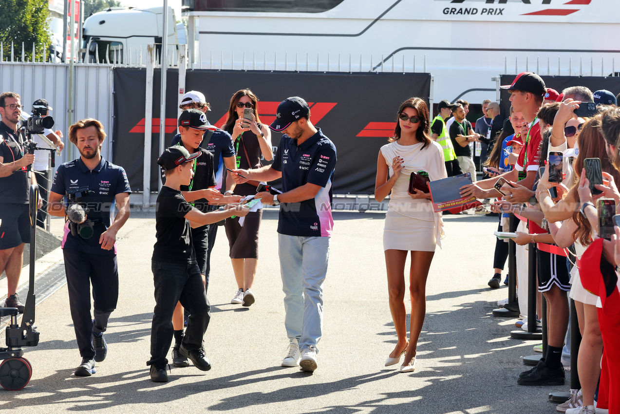 GP ITALIA, (L to R): Pierre Gasly (FRA) Alpine F1 Team with Domenica Kika Cerqueira Gomes (POR).

07.09.2025. Formula 1 World Championship, Rd 16, Italian Grand Prix, Monza, Italy, Gara Day.

- www.xpbimages.com, EMail: requests@xpbimages.com © Copyright: Bearne / XPB Images