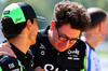 GP ITALIA, (L to R): Gabriel Bortoleto (BRA) Sauber with Mattia Binotto (ITA) Sauber Motorsport Chief Operating e Chief Technical Officer.

07.09.2025. Formula 1 World Championship, Rd 16, Italian Grand Prix, Monza, Italy, Gara Day.

- www.xpbimages.com, EMail: requests@xpbimages.com © Copyright: Batchelor / XPB Images