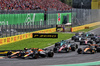 GP ITALIA, Lando Norris (GBR) McLaren MCL39 e Max Verstappen (NLD) Red Bull Racing RB21 battle for the lead at the partenza of the race.

07.09.2025. Formula 1 World Championship, Rd 16, Italian Grand Prix, Monza, Italy, Gara Day.

- www.xpbimages.com, EMail: requests@xpbimages.com © Copyright: Bearne / XPB Images