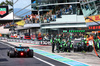 GP ITALIA, Gabriel Bortoleto (BRA) Sauber C45 makes a pit stop e is passed by Fernando Alonso (ESP) Aston Martin F1 Team AMR25.

07.09.2025. Formula 1 World Championship, Rd 16, Italian Grand Prix, Monza, Italy, Gara Day.

- www.xpbimages.com, EMail: requests@xpbimages.com © Copyright: Batchelor / XPB Images
