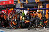 GP ITALIA, Lando Norris (GBR) McLaren MCL39 makes a pit stop.

07.09.2025. Formula 1 World Championship, Rd 16, Italian Grand Prix, Monza, Italy, Gara Day.

- www.xpbimages.com, EMail: requests@xpbimages.com © Copyright: Batchelor / XPB Images