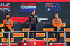 GP ITALIA, The podium (L to R): Lando Norris (GBR) McLaren, second; Max Verstappen (NLD) Red Bull Racing, vincitore; Oscar Piastri (AUS) McLaren, third.

07.09.2025. Formula 1 World Championship, Rd 16, Italian Grand Prix, Monza, Italy, Gara Day.

- www.xpbimages.com, EMail: requests@xpbimages.com © Copyright: Charniaux / XPB Images