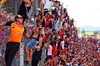 GP ITALIA, Circuit Atmosfera - fans at the podium.

07.09.2025. Formula 1 World Championship, Rd 16, Italian Grand Prix, Monza, Italy, Gara Day.

- www.xpbimages.com, EMail: requests@xpbimages.com © Copyright: Bearne / XPB Images
