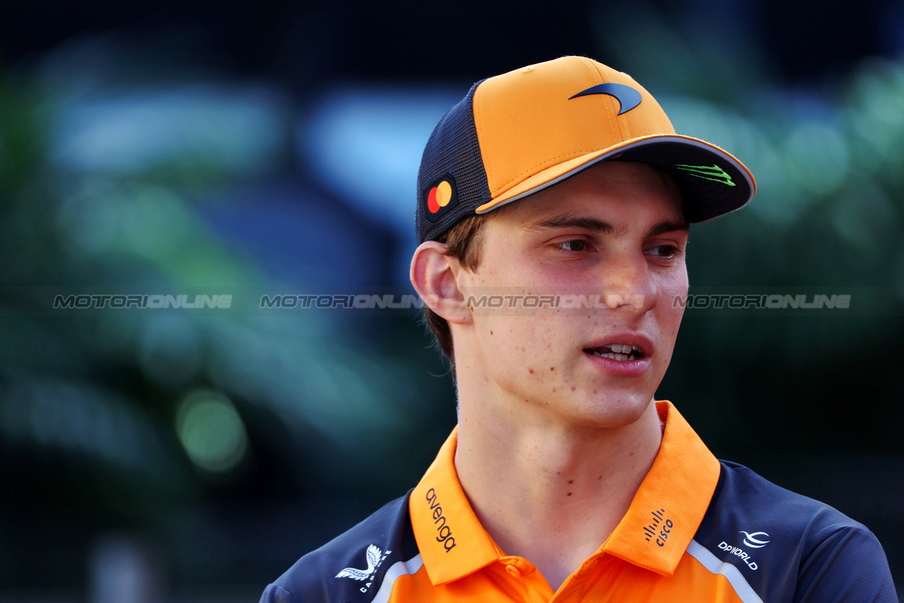 GP ITALIA, Oscar Piastri (AUS) McLaren.

04.09.2025. Formula 1 World Championship, Rd 16, Italian Grand Prix, Monza, Italy, Preparation Day.

 - www.xpbimages.com, EMail: requests@xpbimages.com © Copyright: Rew / XPB Images