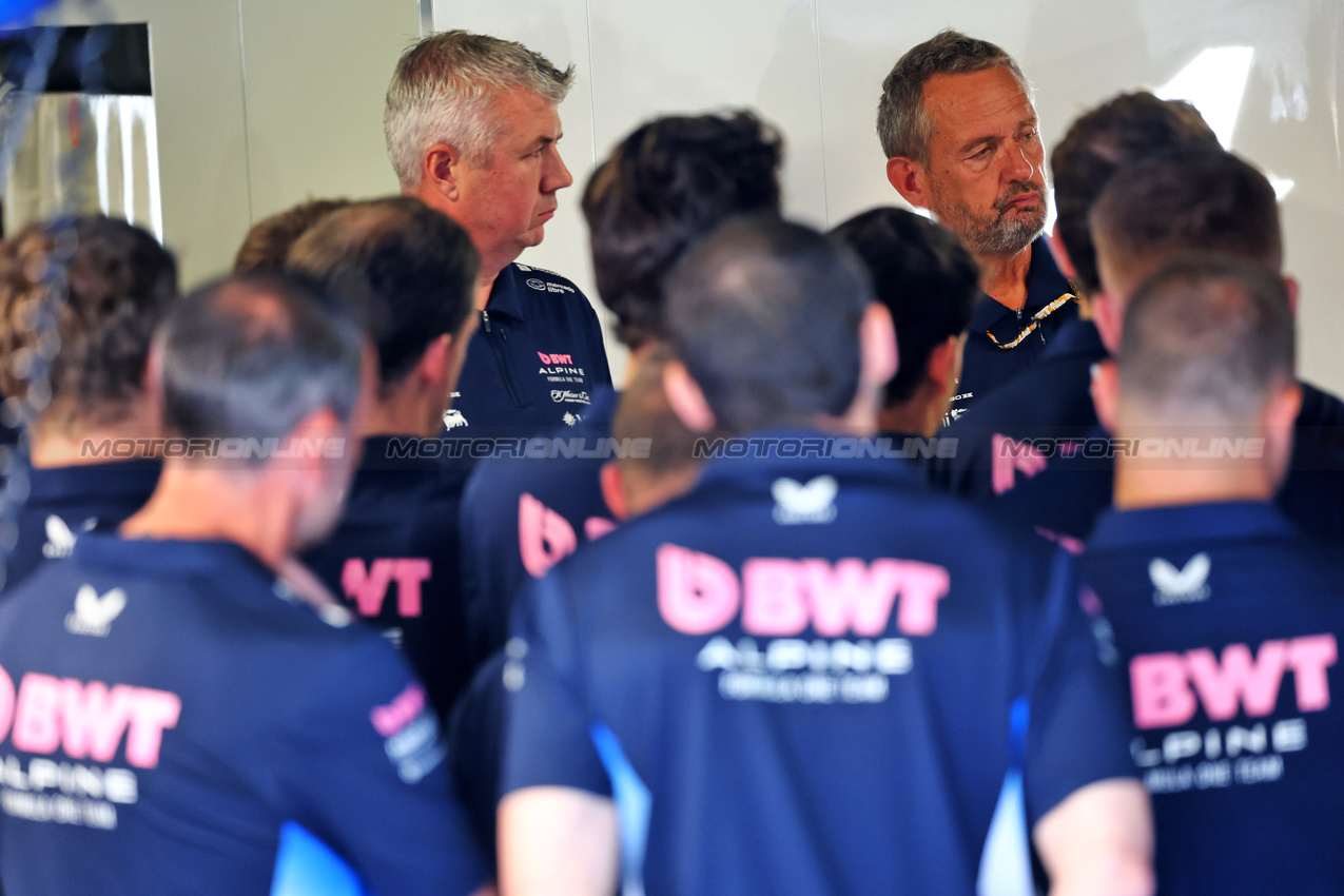 GP ITALIA, (L to R): Rob Cherry (GBR) Alpine F1 Team Gara Team Manager e Steve Nielsen (GBR) Alpine F1 Team Managing Director.

04.09.2025. Formula 1 World Championship, Rd 16, Italian Grand Prix, Monza, Italy, Preparation Day.

- www.xpbimages.com, EMail: requests@xpbimages.com © Copyright: Batchelor / XPB Images