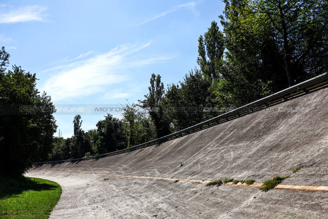 GP ITALIA, Track Atmosphere 
04.09.2025. Formula 1 World Championship, Rd 16, Italian Grand Prix, Monza, Italy, Preparation Day.
- www.xpbimages.com, EMail: requests@xpbimages.com © Copyright: Charniaux / XPB Images