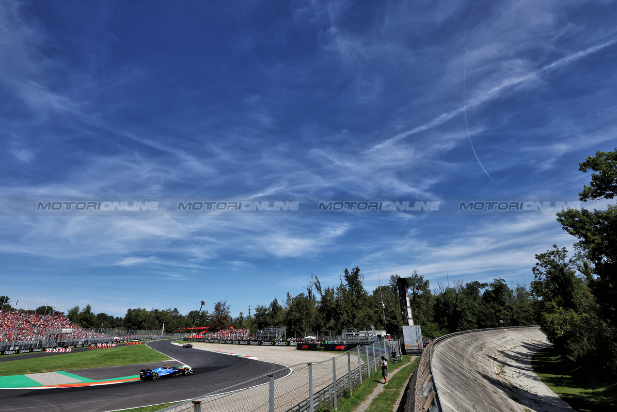 GP ITALIA, Carlos Sainz (ESP) Atlassian Williams Racing FW47.

06.09.2025. Formula 1 World Championship, Rd 16, Italian Grand Prix, Monza, Italy, Qualifiche Day.

- www.xpbimages.com, EMail: requests@xpbimages.com © Copyright: Bearne / XPB Images