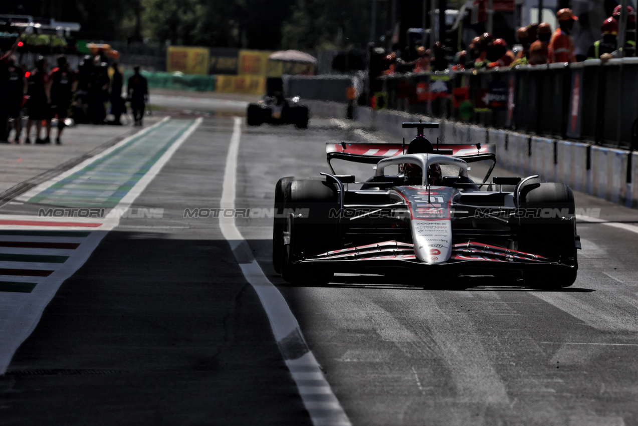 GP ITALIA, Esteban Ocon (FRA) Haas VF-25.
06.09.2025. Formula 1 World Championship, Rd 16, Italian Grand Prix, Monza, Italy, Qualifiche Day.
- www.xpbimages.com, EMail: requests@xpbimages.com © Copyright: Bearne / XPB Images
