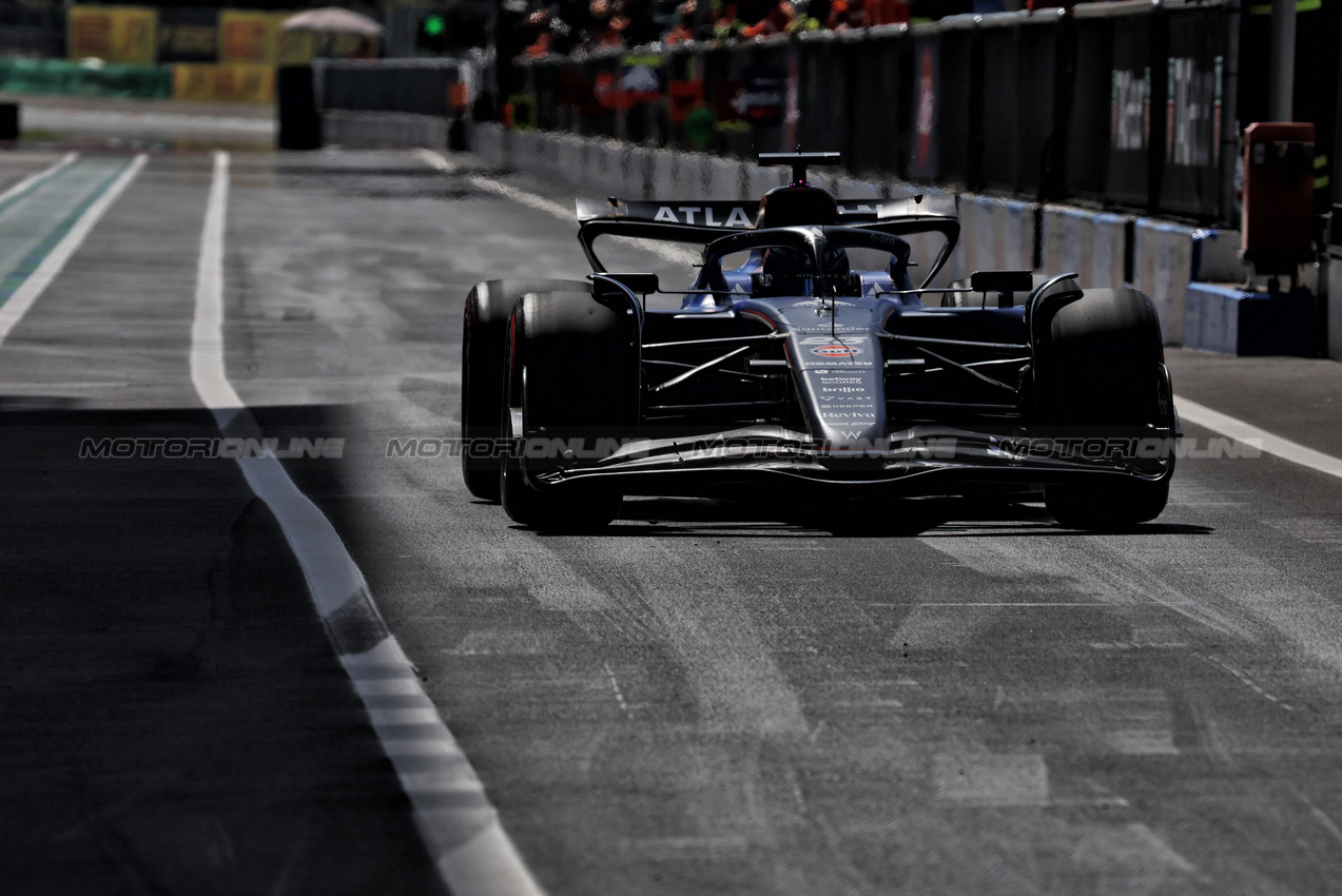GP ITALIA, Alexander Albon (THA) Atlassian Williams Racing FW47.
06.09.2025. Formula 1 World Championship, Rd 16, Italian Grand Prix, Monza, Italy, Qualifiche Day.
- www.xpbimages.com, EMail: requests@xpbimages.com © Copyright: Bearne / XPB Images