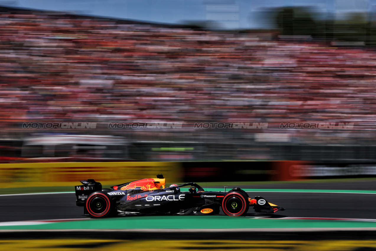 GP ITALIA, Max Verstappen (NLD) Red Bull Racing RB21.
06.09.2025. Formula 1 World Championship, Rd 16, Italian Grand Prix, Monza, Italy, Qualifiche Day.
- www.xpbimages.com, EMail: requests@xpbimages.com © Copyright: Charniaux / XPB Images