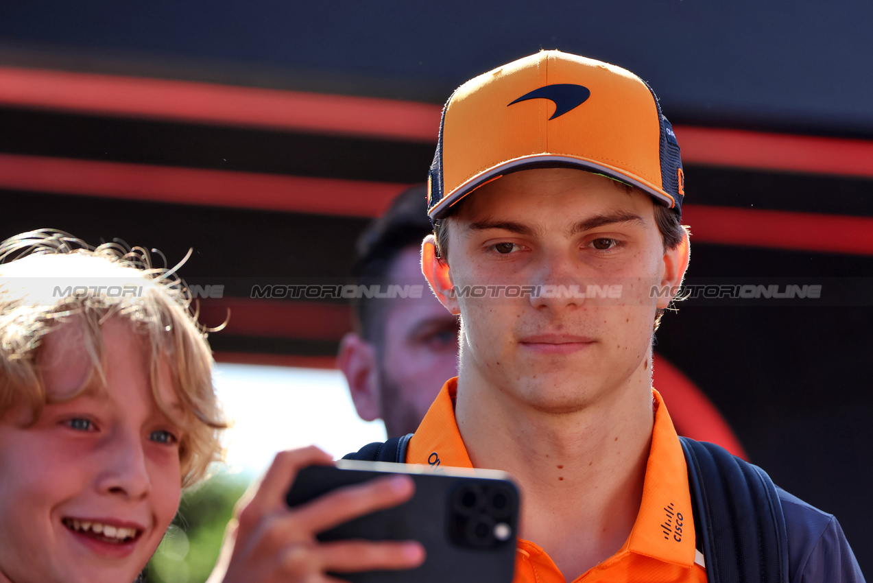 GP ITALIA, Oscar Piastri (AUS) McLaren.

06.09.2025. Formula 1 World Championship, Rd 16, Italian Grand Prix, Monza, Italy, Qualifiche Day.

 - www.xpbimages.com, EMail: requests@xpbimages.com © Copyright: Rew / XPB Images