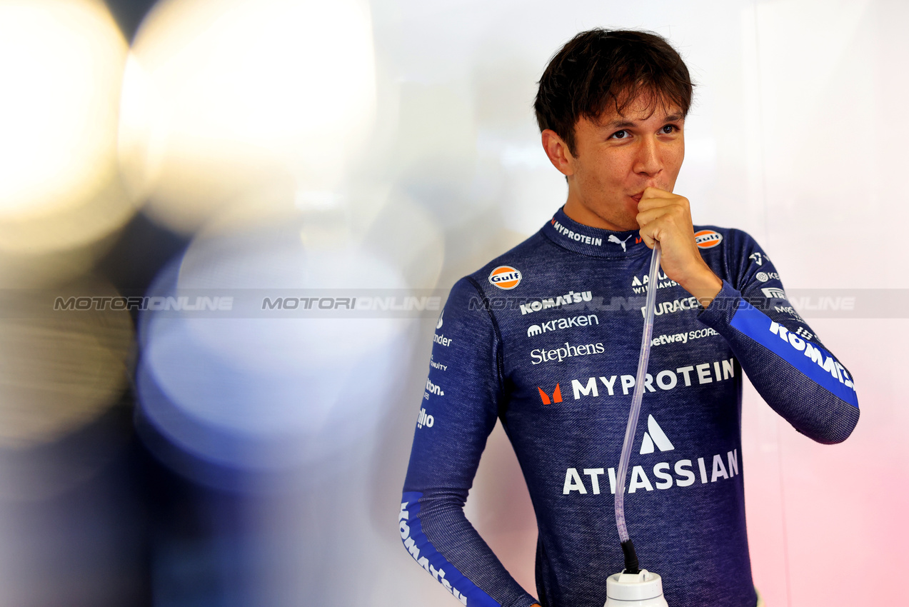 GP ITALIA, Alexander Albon (THA) Atlassian Williams Racing.
06.09.2025. Formula 1 World Championship, Rd 16, Italian Grand Prix, Monza, Italy, Qualifiche Day.
- www.xpbimages.com, EMail: requests@xpbimages.com © Copyright: Bearne / XPB Images