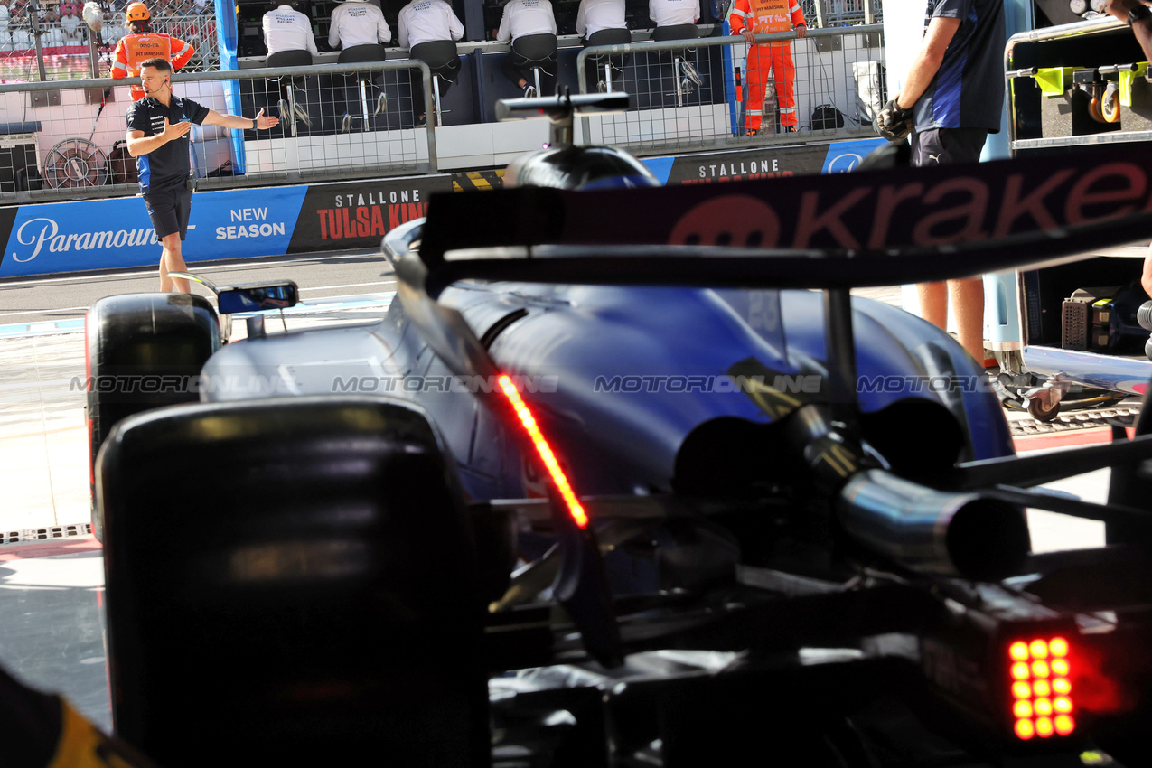 GP ITALIA, Alexander Albon (THA) Atlassian Williams Racing FW47 leaves the pits.
06.09.2025. Formula 1 World Championship, Rd 16, Italian Grand Prix, Monza, Italy, Qualifiche Day.
- www.xpbimages.com, EMail: requests@xpbimages.com © Copyright: Bearne / XPB Images