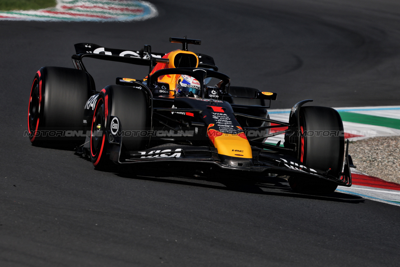 GP ITALIA, Max Verstappen (NLD) Red Bull Racing RB21.

06.09.2025. Formula 1 World Championship, Rd 16, Italian Grand Prix, Monza, Italy, Qualifiche Day.

- www.xpbimages.com, EMail: requests@xpbimages.com © Copyright: Charniaux / XPB Images