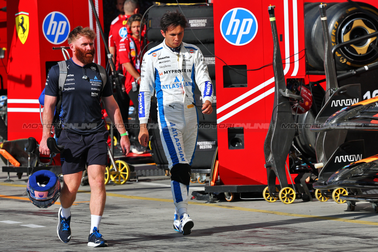GP ITALIA, Alexander Albon (THA) Atlassian Williams Racing.

06.09.2025. Formula 1 World Championship, Rd 16, Italian Grand Prix, Monza, Italy, Qualifiche Day.

- www.xpbimages.com, EMail: requests@xpbimages.com © Copyright: Batchelor / XPB Images
