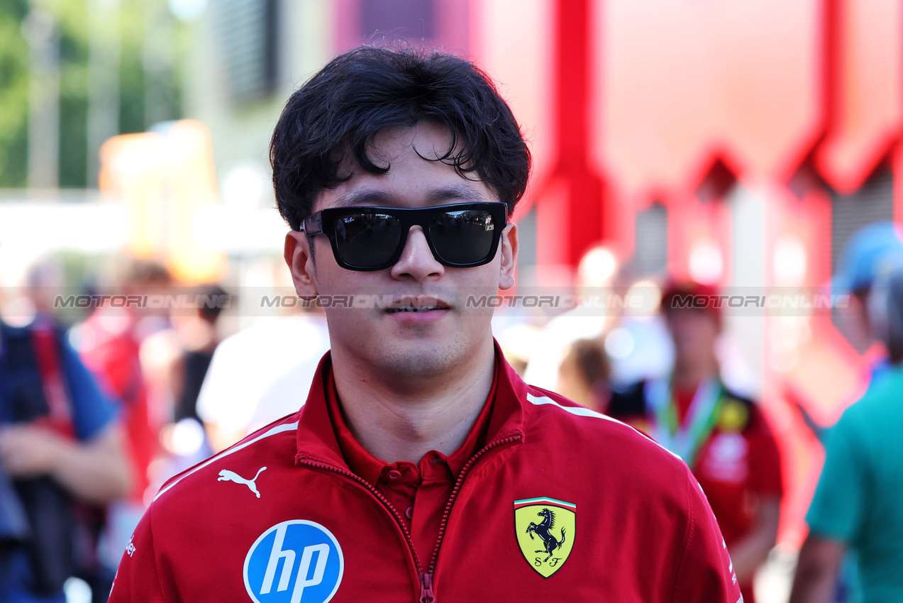 GP ITALIA, Zhou Guanyu (CHN) Ferrari Reserve Driver.

06.09.2025. Formula 1 World Championship, Rd 16, Italian Grand Prix, Monza, Italy, Qualifiche Day.

 - www.xpbimages.com, EMail: requests@xpbimages.com © Copyright: Rew / XPB Images