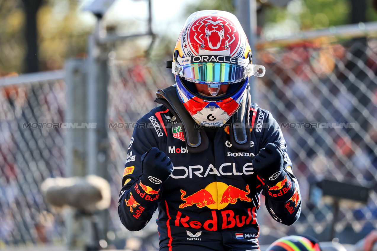 GP ITALIA, Max Verstappen (NLD) Red Bull Racing celebrates his pole position in qualifying parc ferme.

06.09.2025. Formula 1 World Championship, Rd 16, Italian Grand Prix, Monza, Italy, Qualifiche Day.

- www.xpbimages.com, EMail: requests@xpbimages.com © Copyright: Charniaux / XPB Images