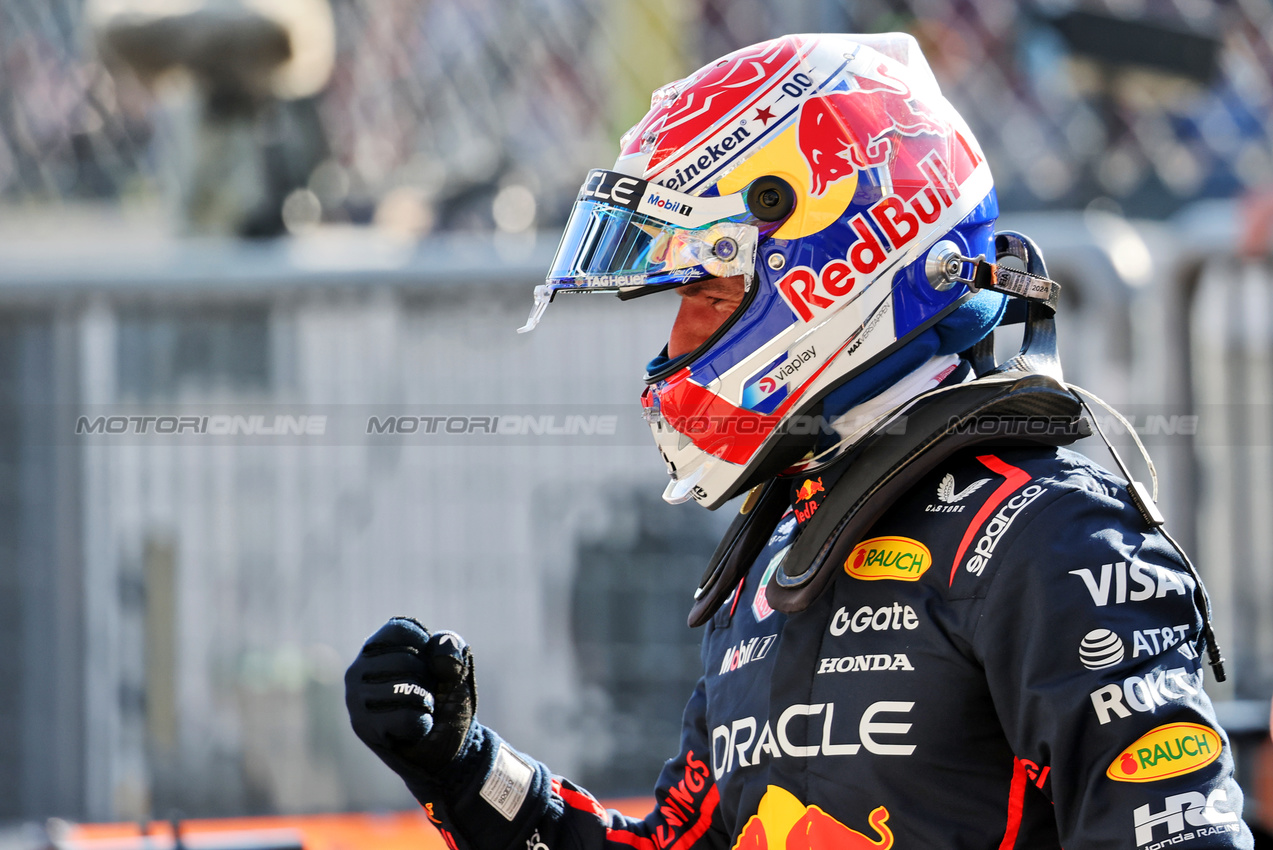 GP ITALIA, Max Verstappen (NLD) Red Bull Racing celebrates his pole position in qualifying parc ferme.

06.09.2025. Formula 1 World Championship, Rd 16, Italian Grand Prix, Monza, Italy, Qualifiche Day.

- www.xpbimages.com, EMail: requests@xpbimages.com © Copyright: Charniaux / XPB Images