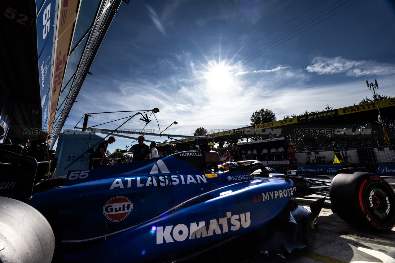 GP ITALIA, Carlos Sainz (ESP) Atlassian Williams Racing FW47 leaves the pits.

06.09.2025. Formula 1 World Championship, Rd 16, Italian Grand Prix, Monza, Italy, Qualifiche Day.

- www.xpbimages.com, EMail: requests@xpbimages.com © Copyright: Bearne / XPB Images