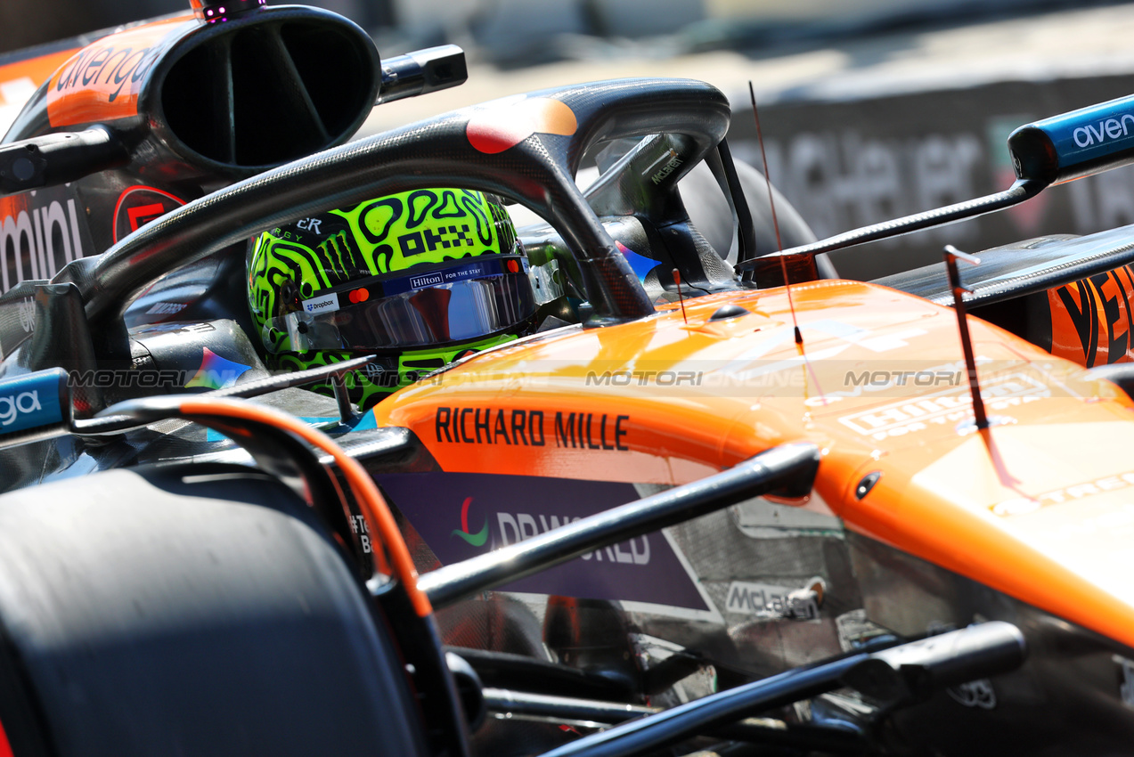 GP ITALIA, Lando Norris (GBR) McLaren MCL39.

05.09.2025. Formula 1 World Championship, Rd 16, Italian Grand Prix, Monza, Italy, Practice Day.

- www.xpbimages.com, EMail: requests@xpbimages.com © Copyright: Batchelor / XPB Images