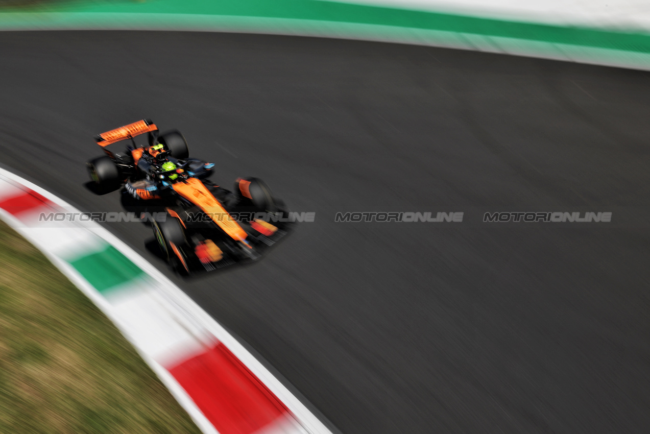 GP ITALIA, Lando Norris (GBR) McLaren MCL39.

05.09.2025. Formula 1 World Championship, Rd 16, Italian Grand Prix, Monza, Italy, Practice Day.

 - www.xpbimages.com, EMail: requests@xpbimages.com © Copyright: Rew / XPB Images