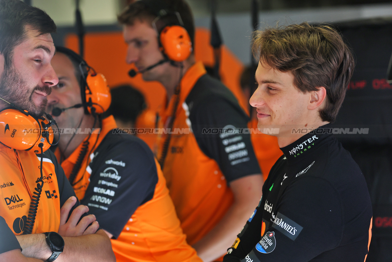GP ITALIA, Oscar Piastri (AUS) McLaren.

05.09.2025. Formula 1 World Championship, Rd 16, Italian Grand Prix, Monza, Italy, Practice Day.

- www.xpbimages.com, EMail: requests@xpbimages.com © Copyright: Batchelor / XPB Images