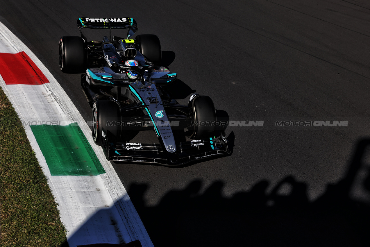 GP ITALIA, Andrea Kimi Antonelli (ITA) Mercedes AMG F1 W16.

05.09.2025. Formula 1 World Championship, Rd 16, Italian Grand Prix, Monza, Italy, Practice Day.

- www.xpbimages.com, EMail: requests@xpbimages.com © Copyright: Bearne / XPB Images