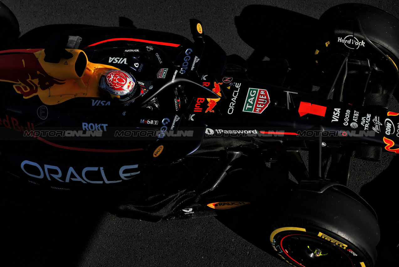 GP ITALIA, Max Verstappen (NLD) Red Bull Racing RB21.

05.09.2025. Formula 1 World Championship, Rd 16, Italian Grand Prix, Monza, Italy, Practice Day.

- www.xpbimages.com, EMail: requests@xpbimages.com © Copyright: Bearne / XPB Images
