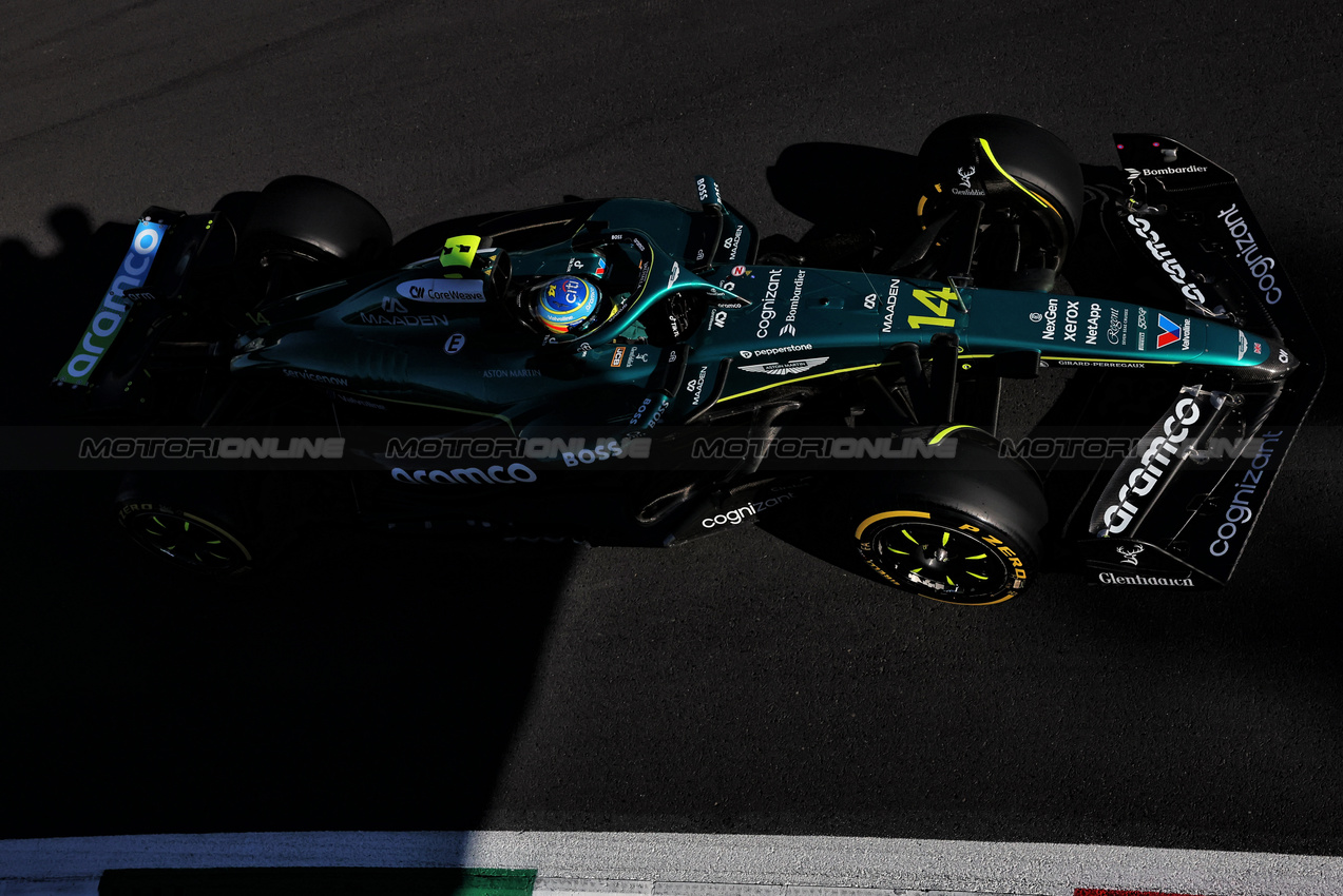 GP ITALIA, Fernando Alonso (ESP) Aston Martin F1 Team AMR25.

05.09.2025. Formula 1 World Championship, Rd 16, Italian Grand Prix, Monza, Italy, Practice Day.

- www.xpbimages.com, EMail: requests@xpbimages.com © Copyright: Bearne / XPB Images