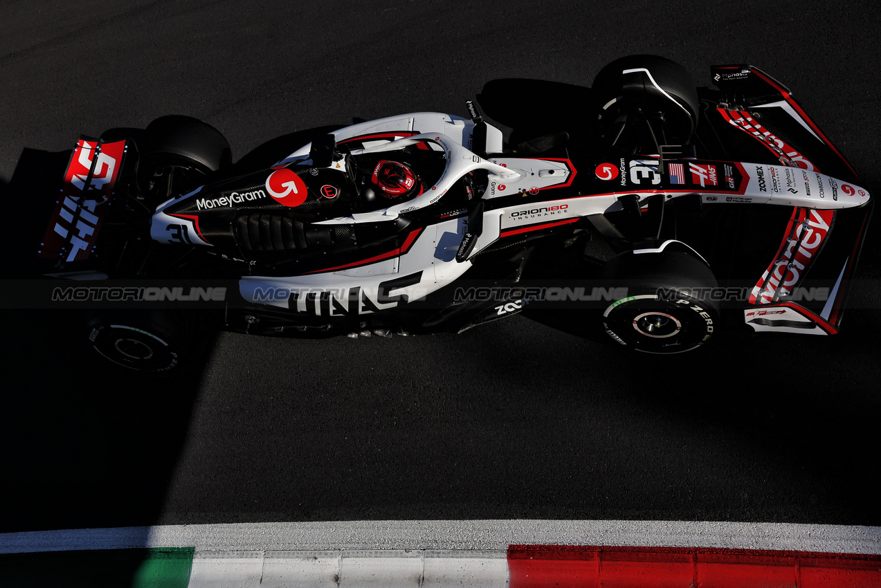 GP ITALIA, Esteban Ocon (FRA) Haas VF-25.

05.09.2025. Formula 1 World Championship, Rd 16, Italian Grand Prix, Monza, Italy, Practice Day.

- www.xpbimages.com, EMail: requests@xpbimages.com © Copyright: Bearne / XPB Images