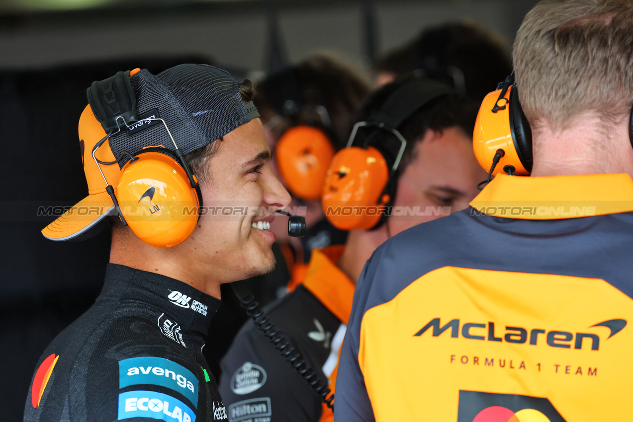 GP ITALIA, Lando Norris (GBR) McLaren.

05.09.2025. Formula 1 World Championship, Rd 16, Italian Grand Prix, Monza, Italy, Practice Day.

- www.xpbimages.com, EMail: requests@xpbimages.com © Copyright: Batchelor / XPB Images