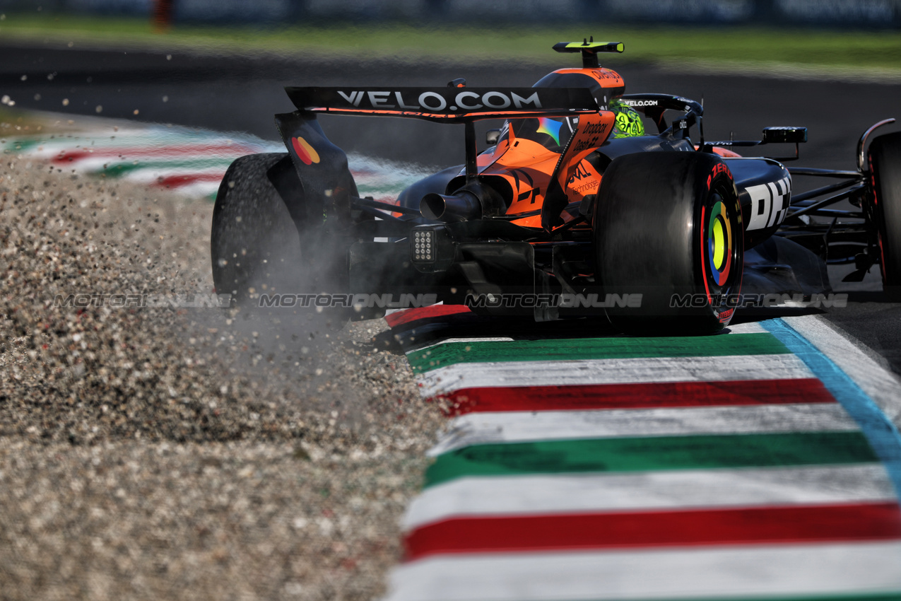 GP ITALIA, Lando Norris (GBR) McLaren MCL39.

05.09.2025. Formula 1 World Championship, Rd 16, Italian Grand Prix, Monza, Italy, Practice Day.

- www.xpbimages.com, EMail: requests@xpbimages.com © Copyright: Charniaux / XPB Images