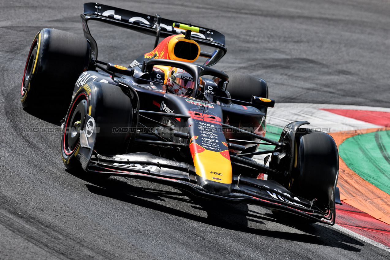 GP ITALIA, Yuki Tsunoda (JPN) Red Bull Racing RB21.

05.09.2025. Formula 1 World Championship, Rd 16, Italian Grand Prix, Monza, Italy, Practice Day.

- www.xpbimages.com, EMail: requests@xpbimages.com © Copyright: Charniaux / XPB Images