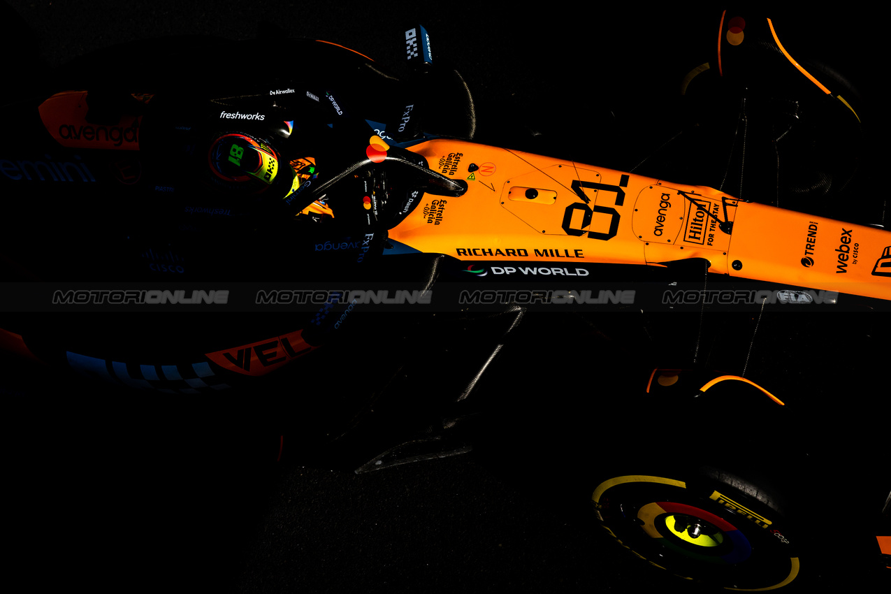 GP ITALIA, Oscar Piastri (AUS) McLaren MCL39.

05.09.2025. Formula 1 World Championship, Rd 16, Italian Grand Prix, Monza, Italy, Practice Day.

- www.xpbimages.com, EMail: requests@xpbimages.com © Copyright: Bearne / XPB Images