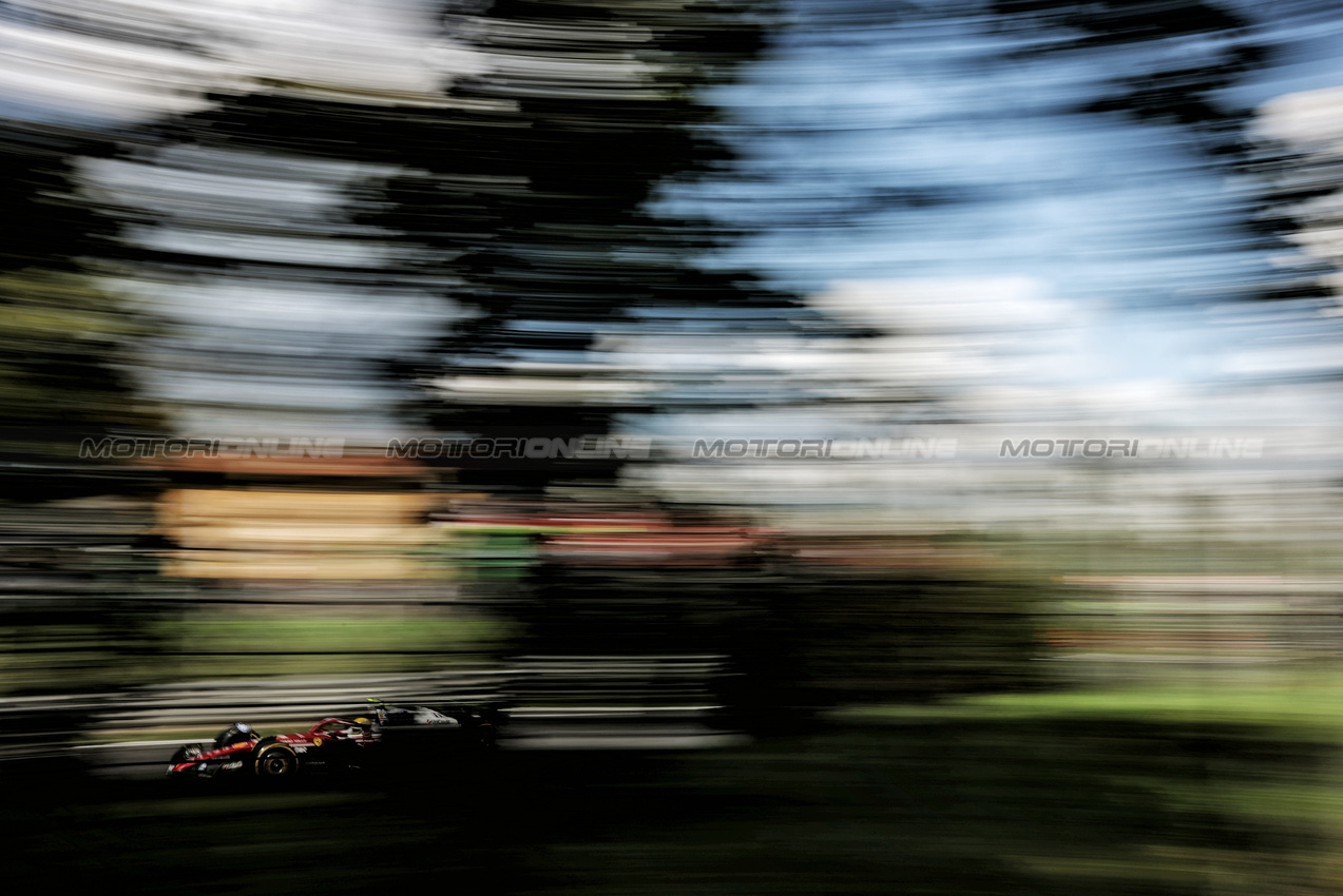 GP ITALIA, Lewis Hamilton (GBR) Ferrari SF-25.

05.09.2025. Formula 1 World Championship, Rd 16, Italian Grand Prix, Monza, Italy, Practice Day.

- www.xpbimages.com, EMail: requests@xpbimages.com © Copyright: Bearne / XPB Images