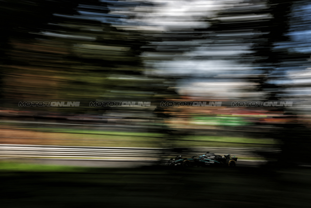 GP ITALIA, George Russell (GBR) Mercedes AMG F1 W16.

05.09.2025. Formula 1 World Championship, Rd 16, Italian Grand Prix, Monza, Italy, Practice Day.

- www.xpbimages.com, EMail: requests@xpbimages.com © Copyright: Bearne / XPB Images