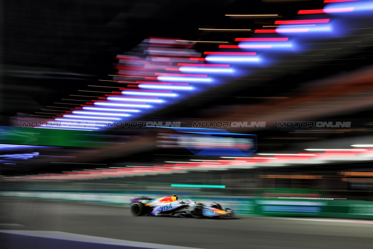 GP LAS VEGAS, Liam Lawson (NZL) Racing Bulls VCARB 02.
20.11.2025. Formula 1 World Championship, Rd 22, Las Vegas Grand Prix, Las Vegas, Nevada, USA, Practice Day
- www.xpbimages.com, EMail: requests@xpbimages.com © Copyright: Charniaux / XPB Images