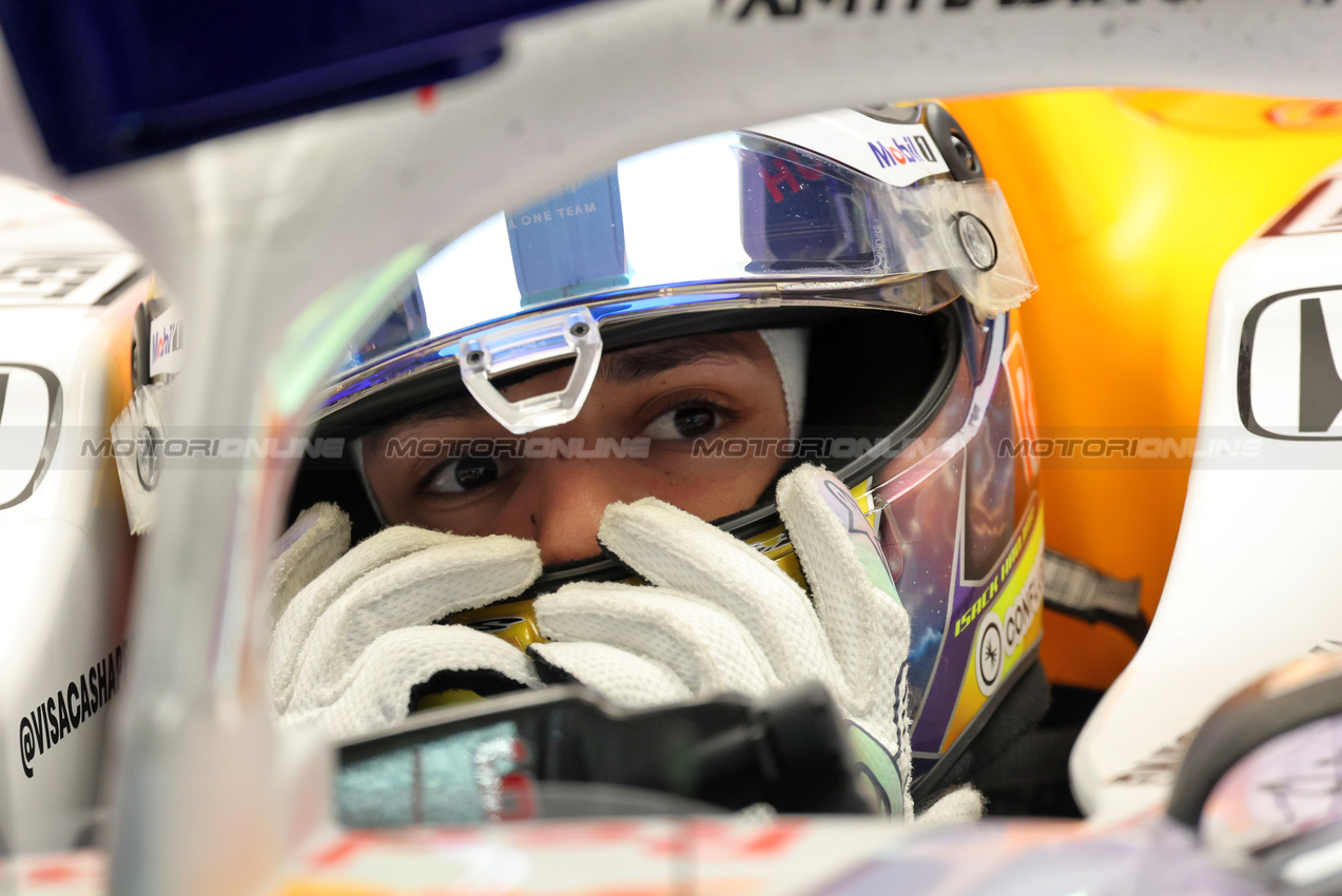 GP LAS VEGAS, Isack Hadjar (FRA) Racing Bulls VCARB 02.
20.11.2025. Formula 1 World Championship, Rd 22, Las Vegas Grand Prix, Las Vegas, Nevada, USA, Practice Day
- www.xpbimages.com, EMail: requests@xpbimages.com © Copyright: Batchelor / XPB Images