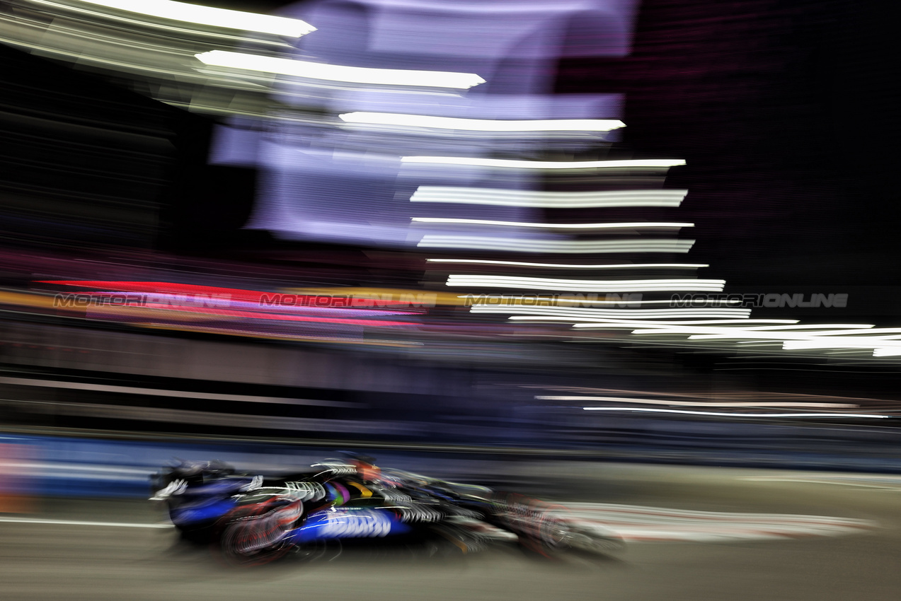 GP LAS VEGAS, Alexander Albon (THA) Atlassian Williams Racing FW47.
20.11.2025. Formula 1 World Championship, Rd 22, Las Vegas Grand Prix, Las Vegas, Nevada, USA, Practice Day
- www.xpbimages.com, EMail: requests@xpbimages.com © Copyright: Bearne / XPB Images