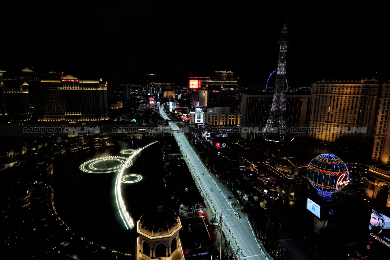GP LAS VEGAS, Lance Stroll (CDN) Aston Martin F1 Team AMR25.
20.11.2025. Formula 1 World Championship, Rd 22, Las Vegas Grand Prix, Las Vegas, Nevada, USA, Practice Day
- www.xpbimages.com, EMail: requests@xpbimages.com © Copyright: Moy / XPB Images