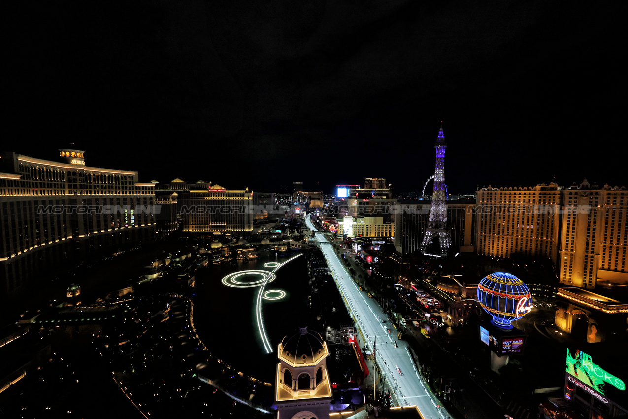 GP LAS VEGAS, Lewis Hamilton (GBR) Ferrari SF-25.
20.11.2025. Formula 1 World Championship, Rd 22, Las Vegas Grand Prix, Las Vegas, Nevada, USA, Practice Day
- www.xpbimages.com, EMail: requests@xpbimages.com © Copyright: Moy / XPB Images
