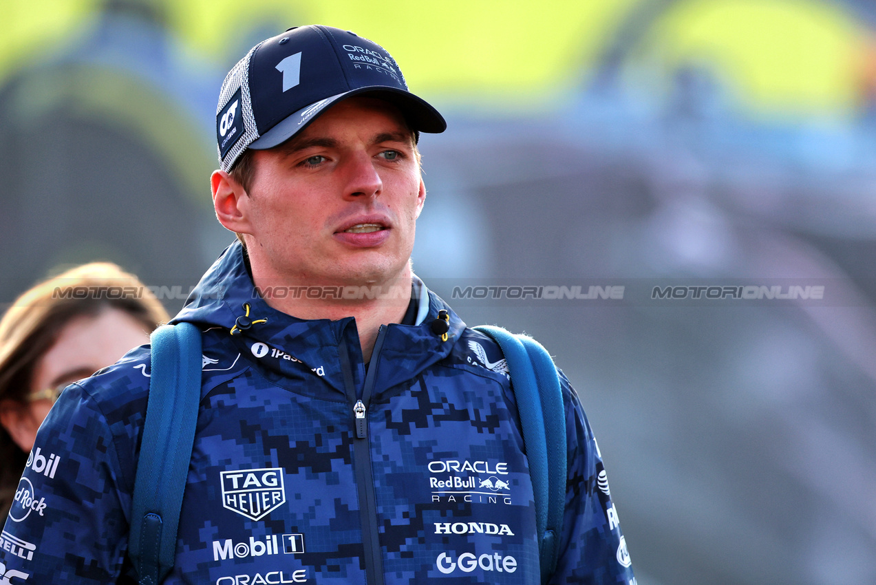 GP LAS VEGAS, Max Verstappen (NLD) Red Bull Racing.

20.11.2025. Formula 1 World Championship, Rd 22, Las Vegas Grand Prix, Las Vegas, Nevada, USA, Practice Day

- www.xpbimages.com, EMail: requests@xpbimages.com © Copyright: Batchelor / XPB Images