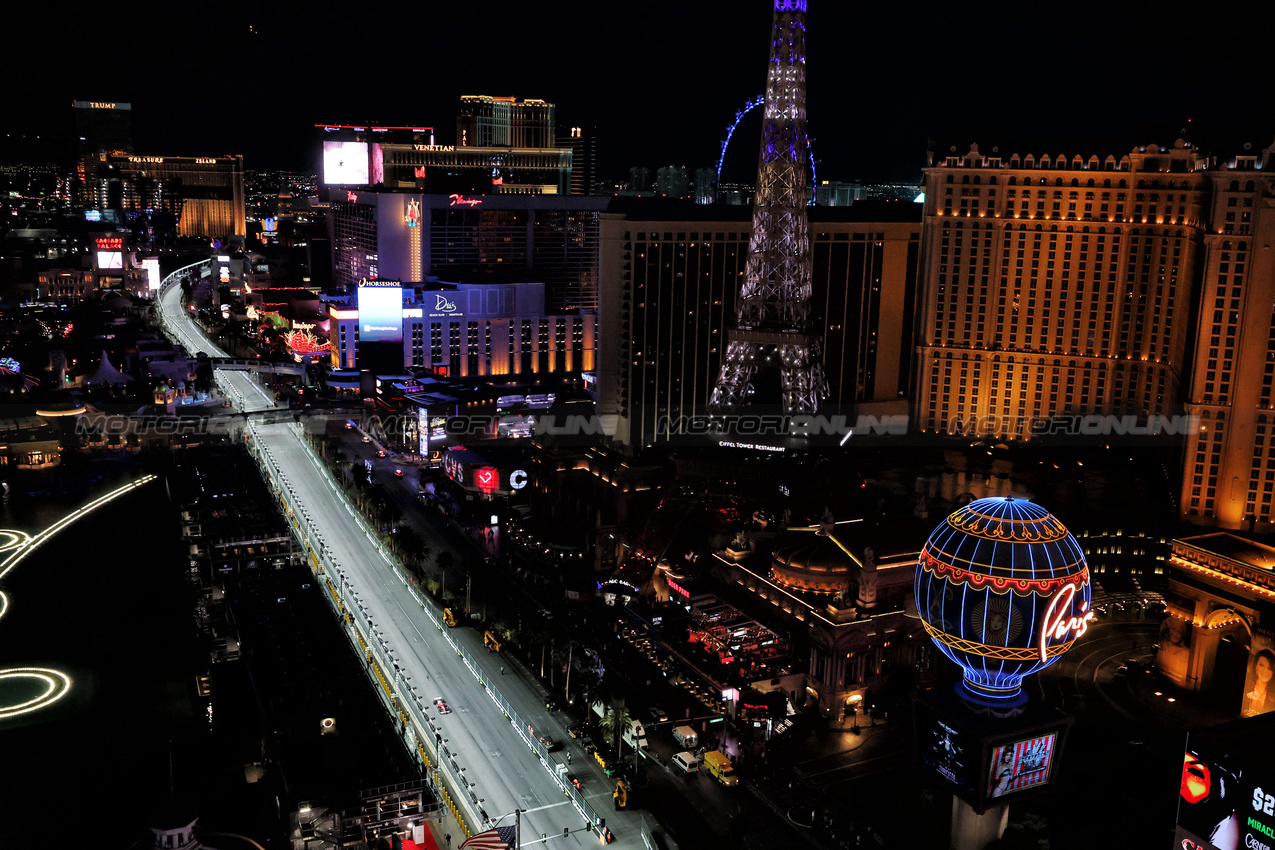 GP LAS VEGAS, Charles Leclerc (MON) Ferrari SF-25.
20.11.2025. Formula 1 World Championship, Rd 22, Las Vegas Grand Prix, Las Vegas, Nevada, USA, Practice Day
- www.xpbimages.com, EMail: requests@xpbimages.com © Copyright: Moy / XPB Images