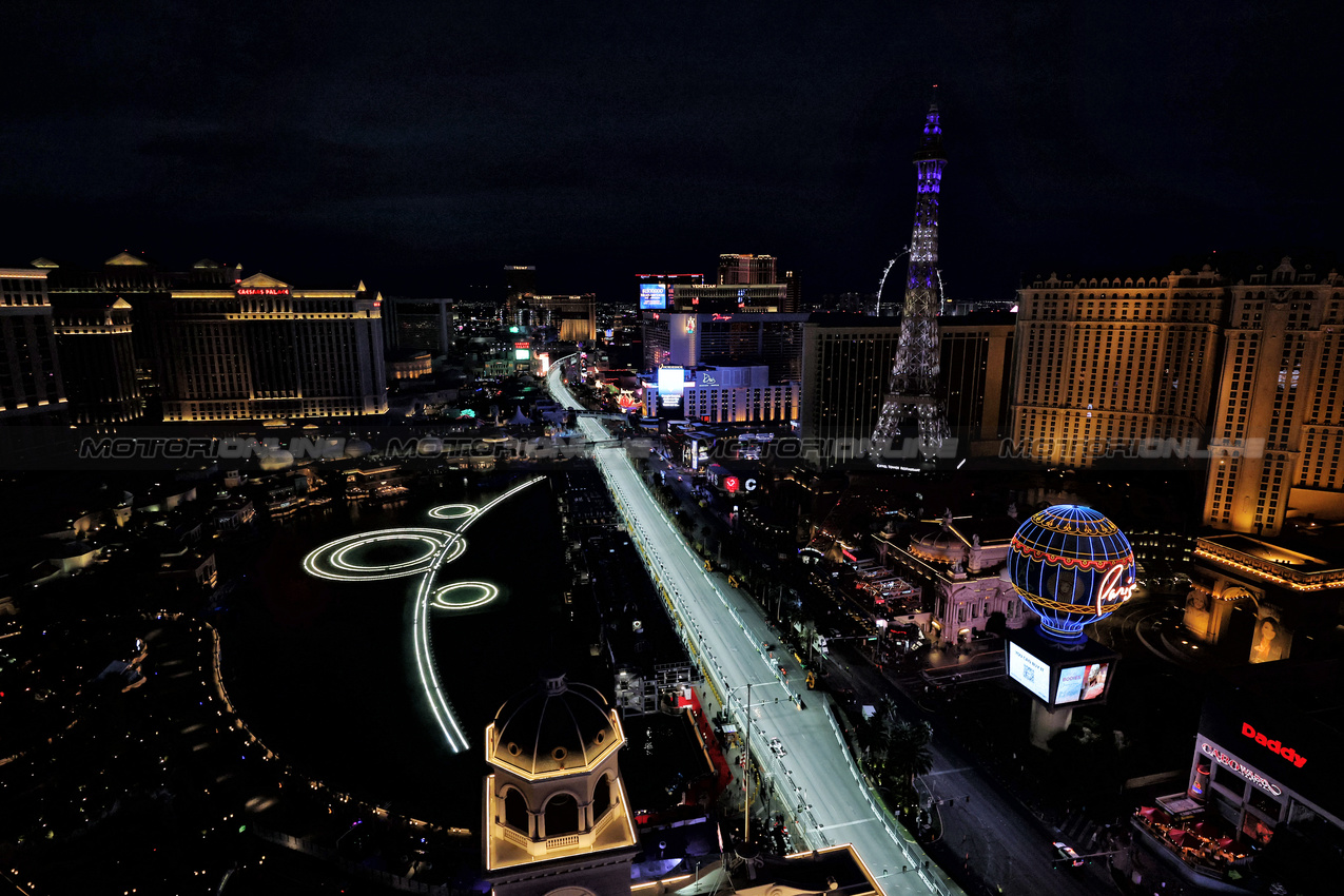 GP LAS VEGAS, Esteban Ocon (FRA) Haas VF-25.
20.11.2025. Formula 1 World Championship, Rd 22, Las Vegas Grand Prix, Las Vegas, Nevada, USA, Practice Day
- www.xpbimages.com, EMail: requests@xpbimages.com © Copyright: Moy / XPB Images