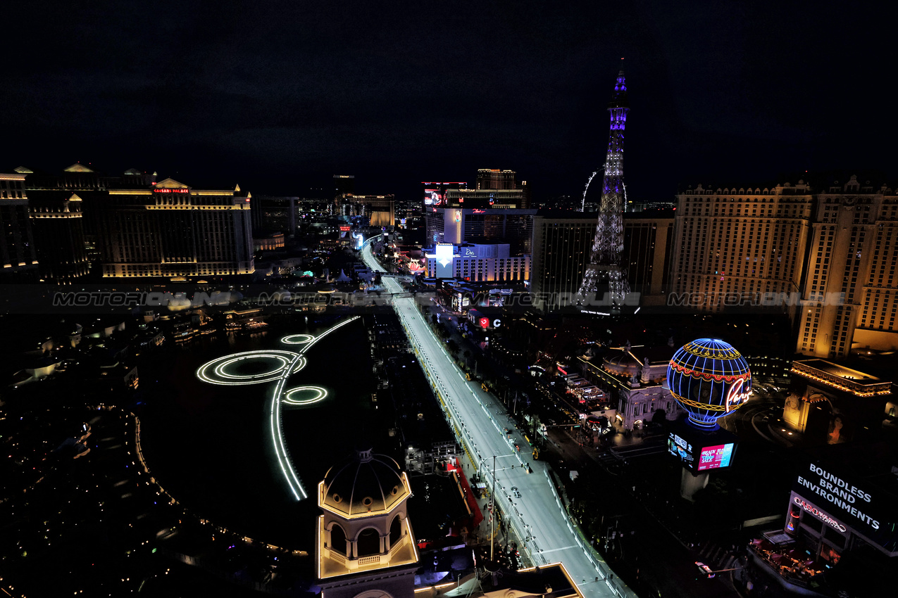 GP LAS VEGAS, Andrea Kimi Antonelli (ITA) Mercedes AMG F1 W16.
20.11.2025. Formula 1 World Championship, Rd 22, Las Vegas Grand Prix, Las Vegas, Nevada, USA, Practice Day
- www.xpbimages.com, EMail: requests@xpbimages.com © Copyright: Moy / XPB Images