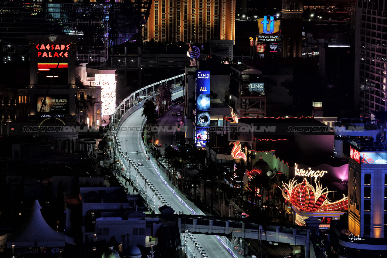 GP LAS VEGAS, Isack Hadjar (FRA) Racing Bulls VCARB 02.

20.11.2025. Formula 1 World Championship, Rd 22, Las Vegas Grand Prix, Las Vegas, Nevada, USA, Practice Day

- www.xpbimages.com, EMail: requests@xpbimages.com © Copyright: Moy / XPB Images