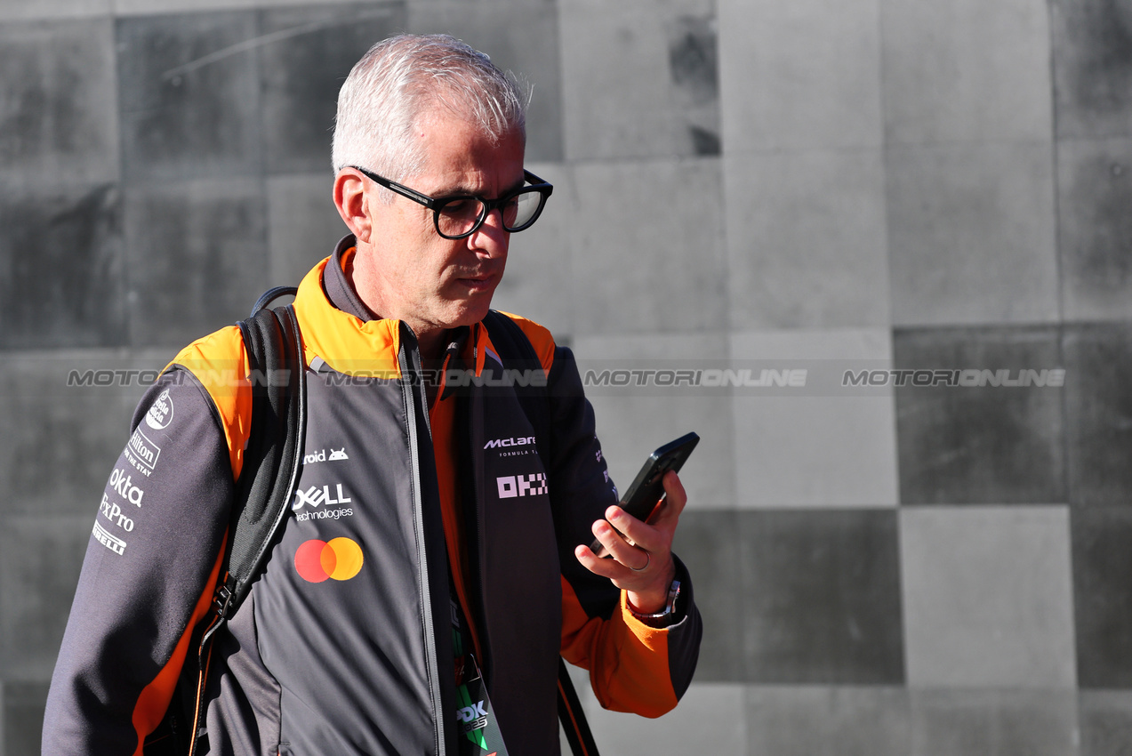 GP LAS VEGAS, Alessandro Alunni Bravi (ITA) McLaren Chief Business Affairs Officer.

20.11.2025. Formula 1 World Championship, Rd 22, Las Vegas Grand Prix, Las Vegas, Nevada, USA, Practice Day

- www.xpbimages.com, EMail: requests@xpbimages.com © Copyright: Batchelor / XPB Images