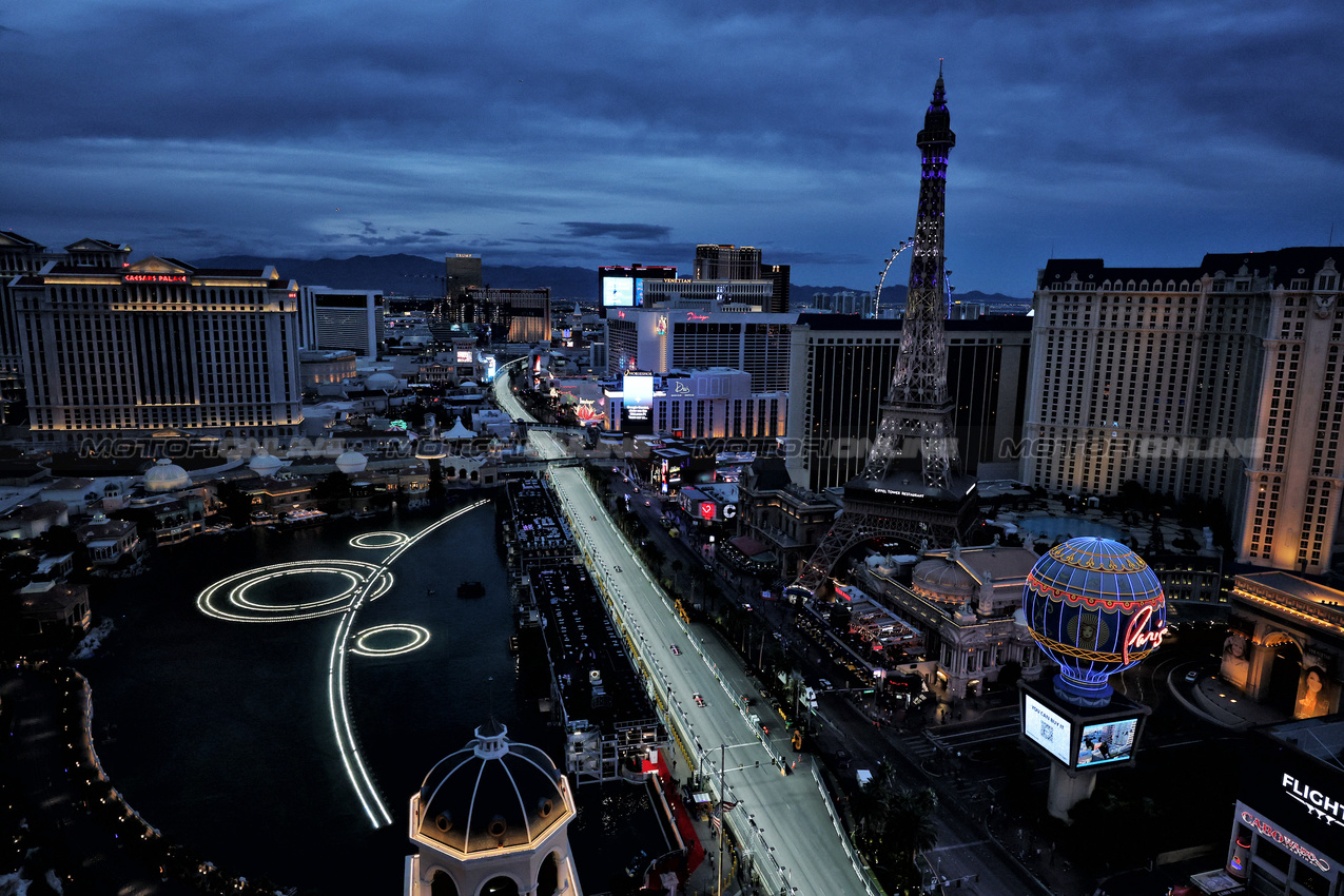GP LAS VEGAS, Lewis Hamilton (GBR) Ferrari SF-25.

20.11.2025. Formula 1 World Championship, Rd 22, Las Vegas Grand Prix, Las Vegas, Nevada, USA, Practice Day

- www.xpbimages.com, EMail: requests@xpbimages.com © Copyright: Moy / XPB Images